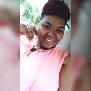 Meet your Posher, Dominique